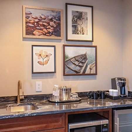 The Virginian Lynchburg, Curio Collection By Hilton Hotell Exteriör bild