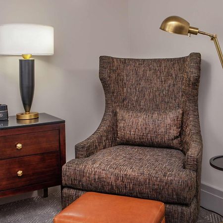 The Virginian Lynchburg, Curio Collection By Hilton Hotell Exteriör bild
