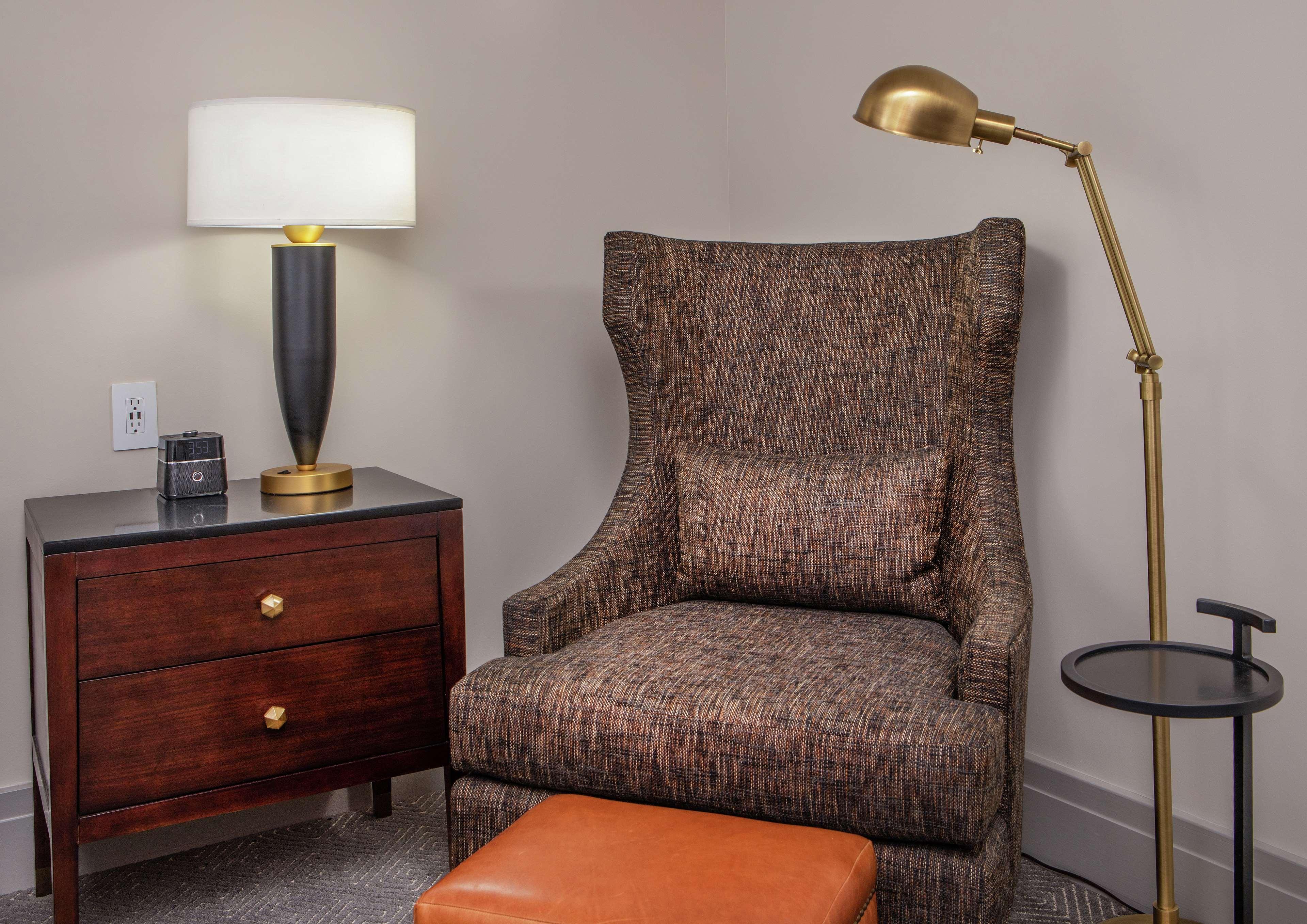 The Virginian Lynchburg, Curio Collection By Hilton Hotell Exteriör bild