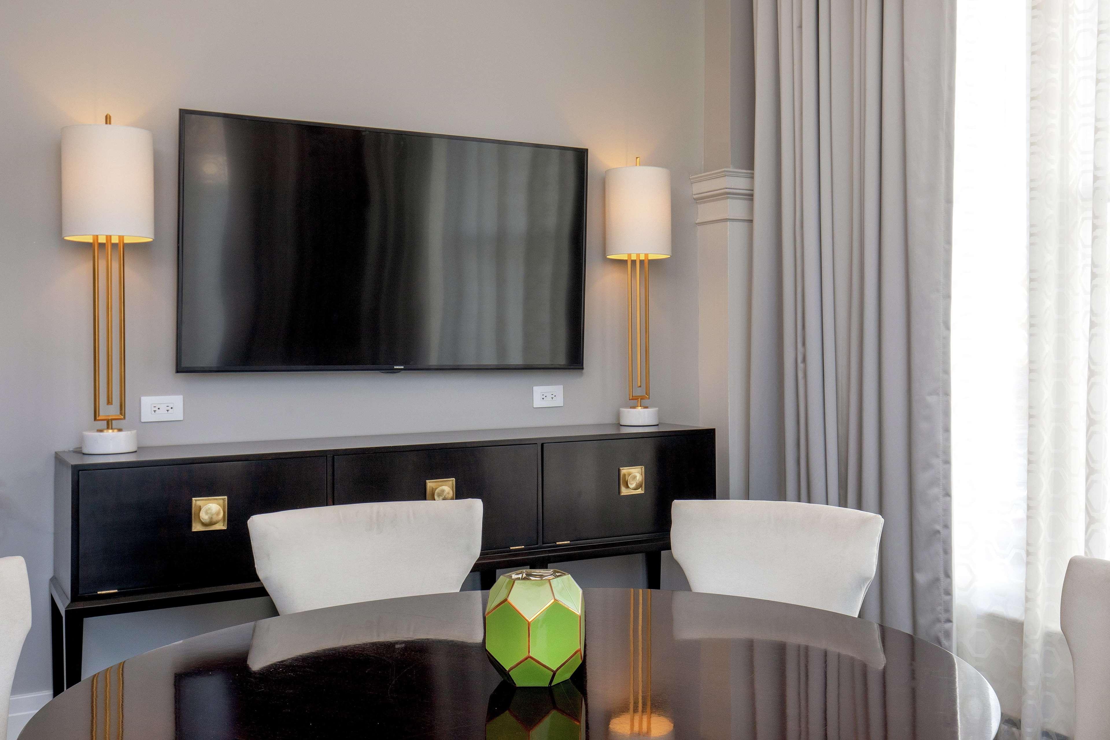 The Virginian Lynchburg, Curio Collection By Hilton Hotell Exteriör bild