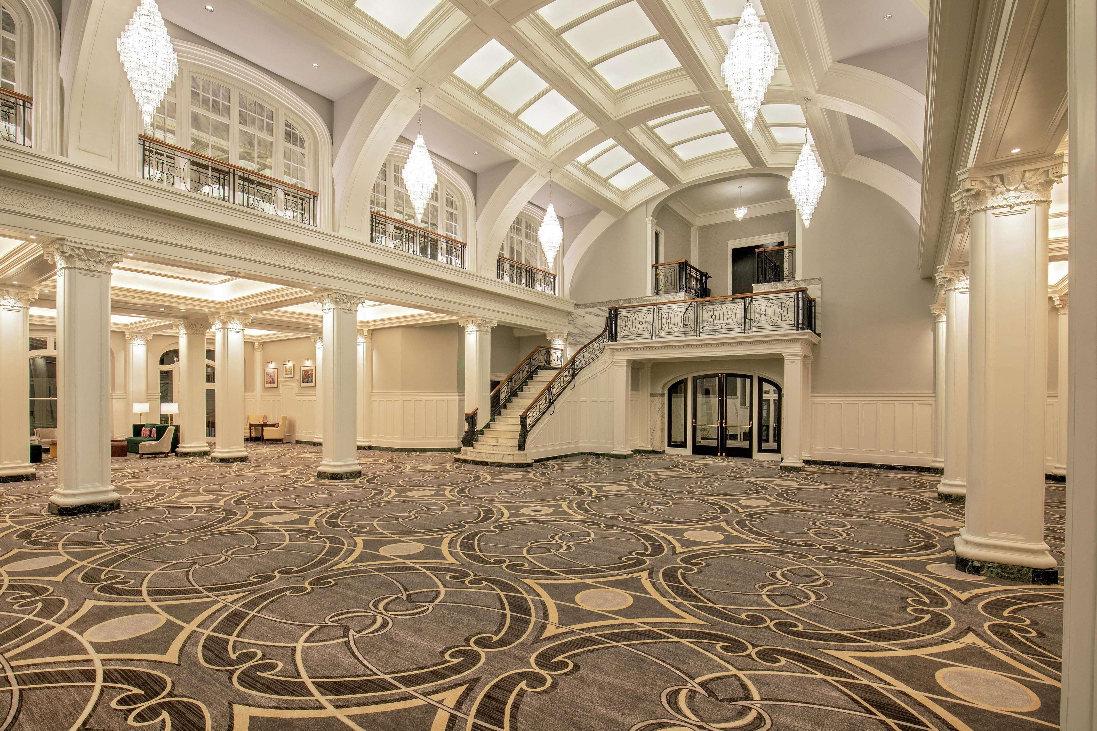 The Virginian Lynchburg, Curio Collection By Hilton Hotell Exteriör bild