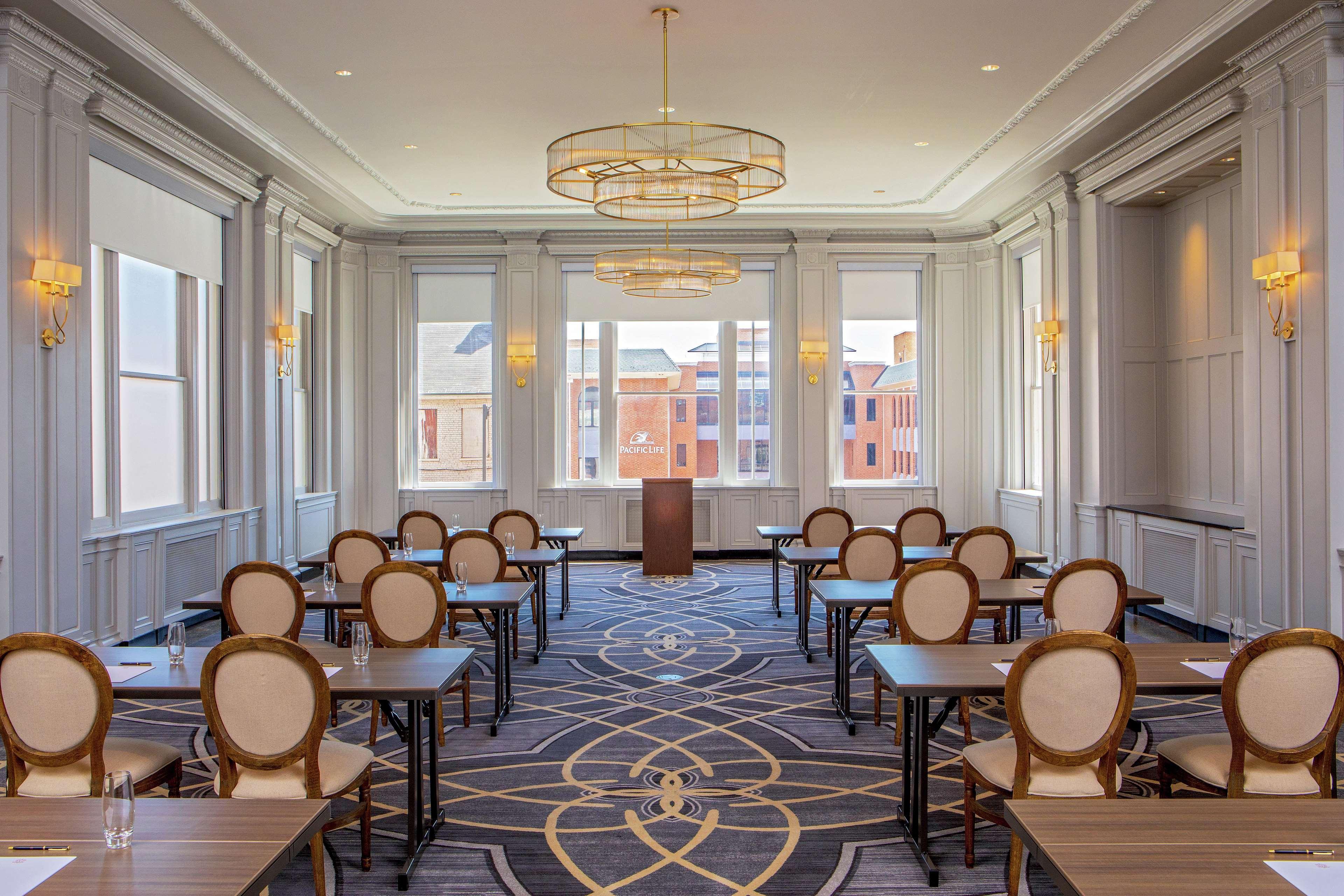 The Virginian Lynchburg, Curio Collection By Hilton Hotell Exteriör bild