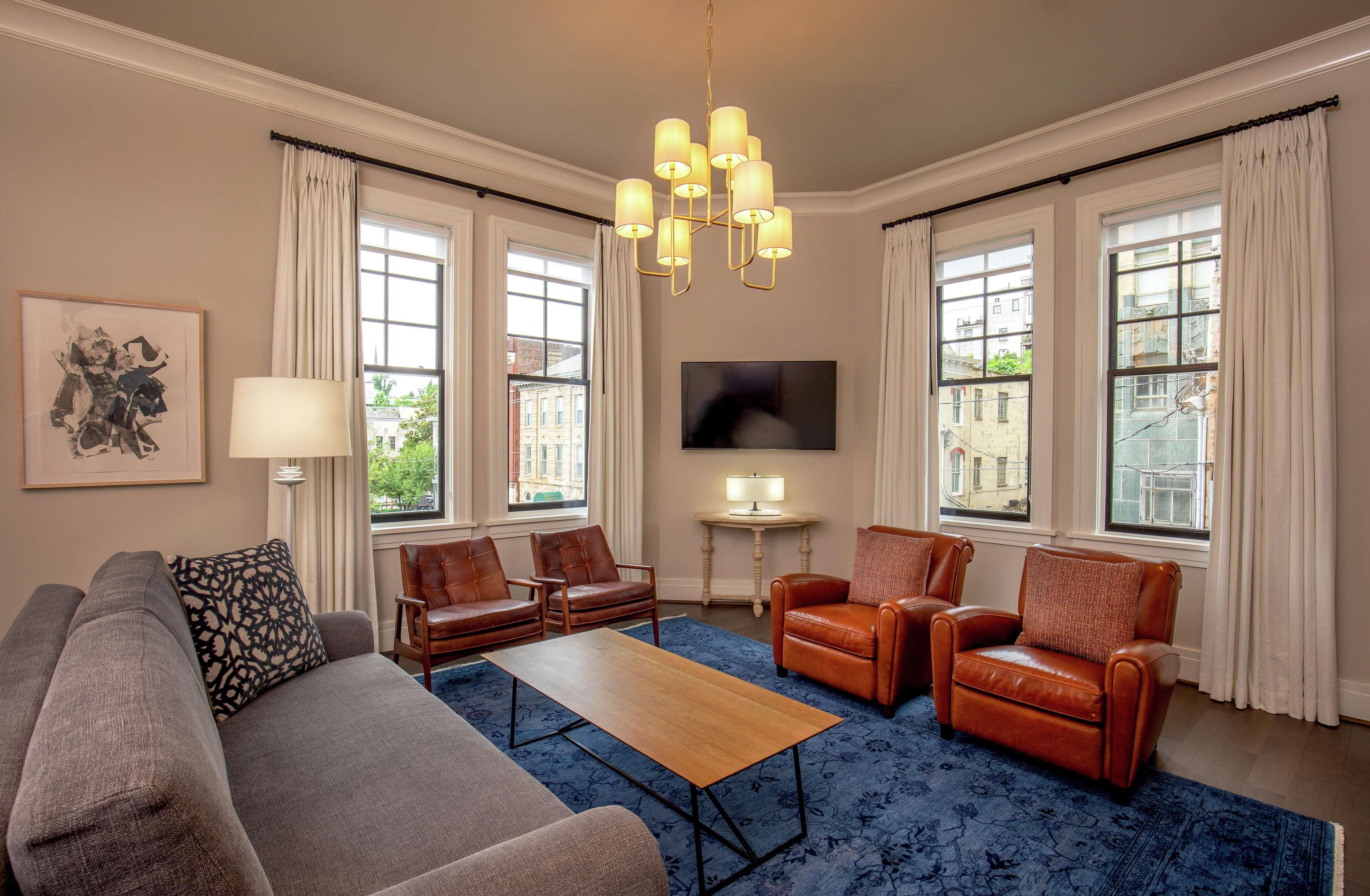 The Virginian Lynchburg, Curio Collection By Hilton Hotell Exteriör bild