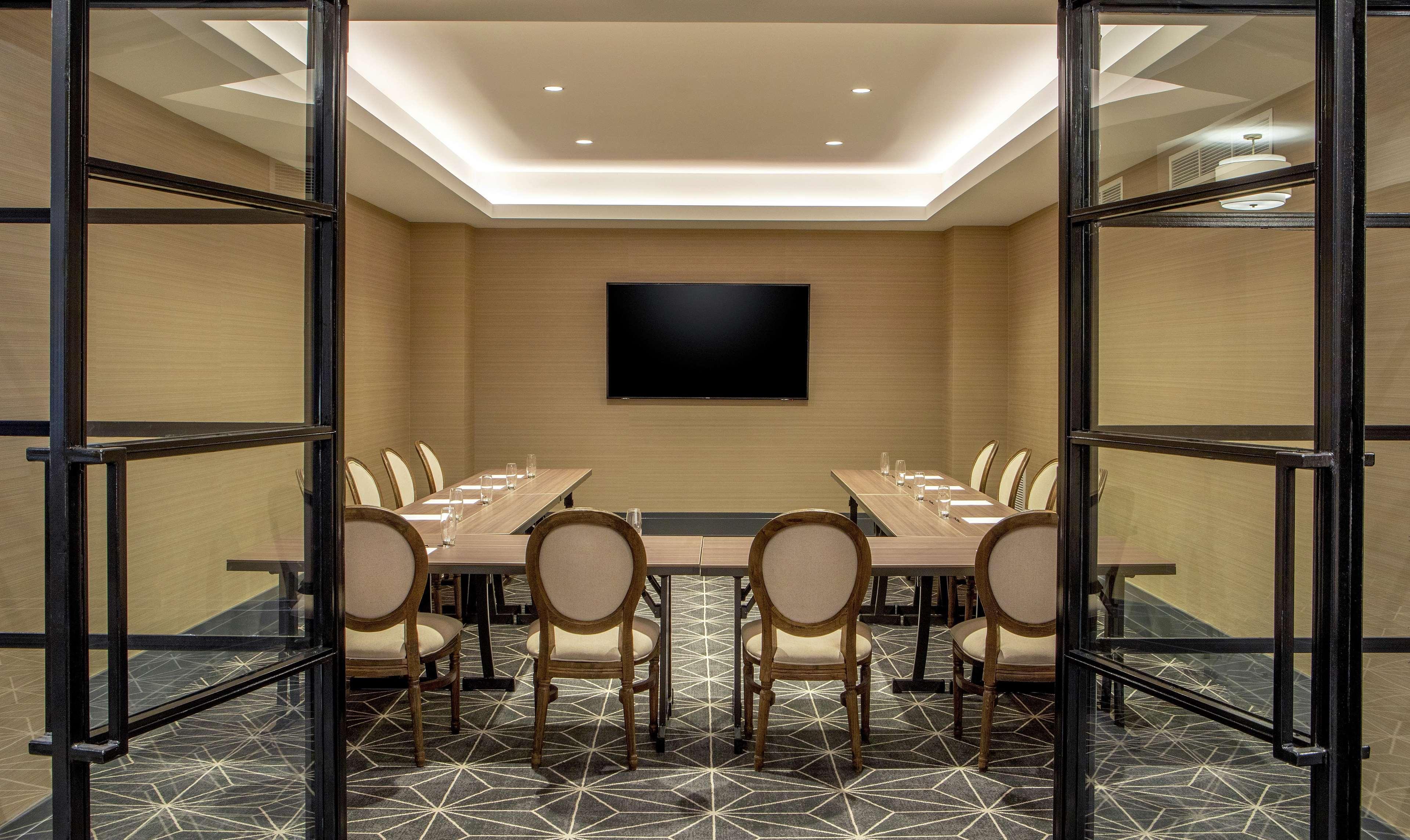 The Virginian Lynchburg, Curio Collection By Hilton Hotell Exteriör bild