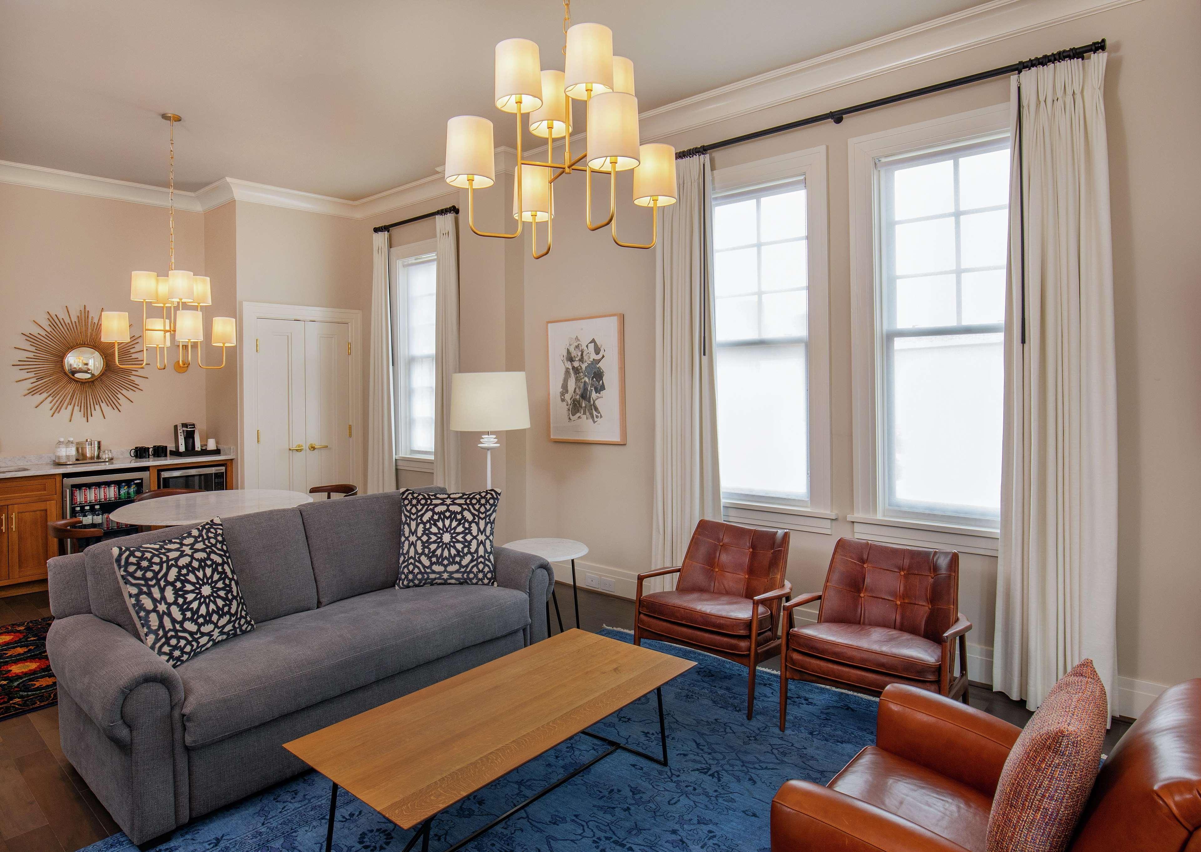 The Virginian Lynchburg, Curio Collection By Hilton Hotell Exteriör bild