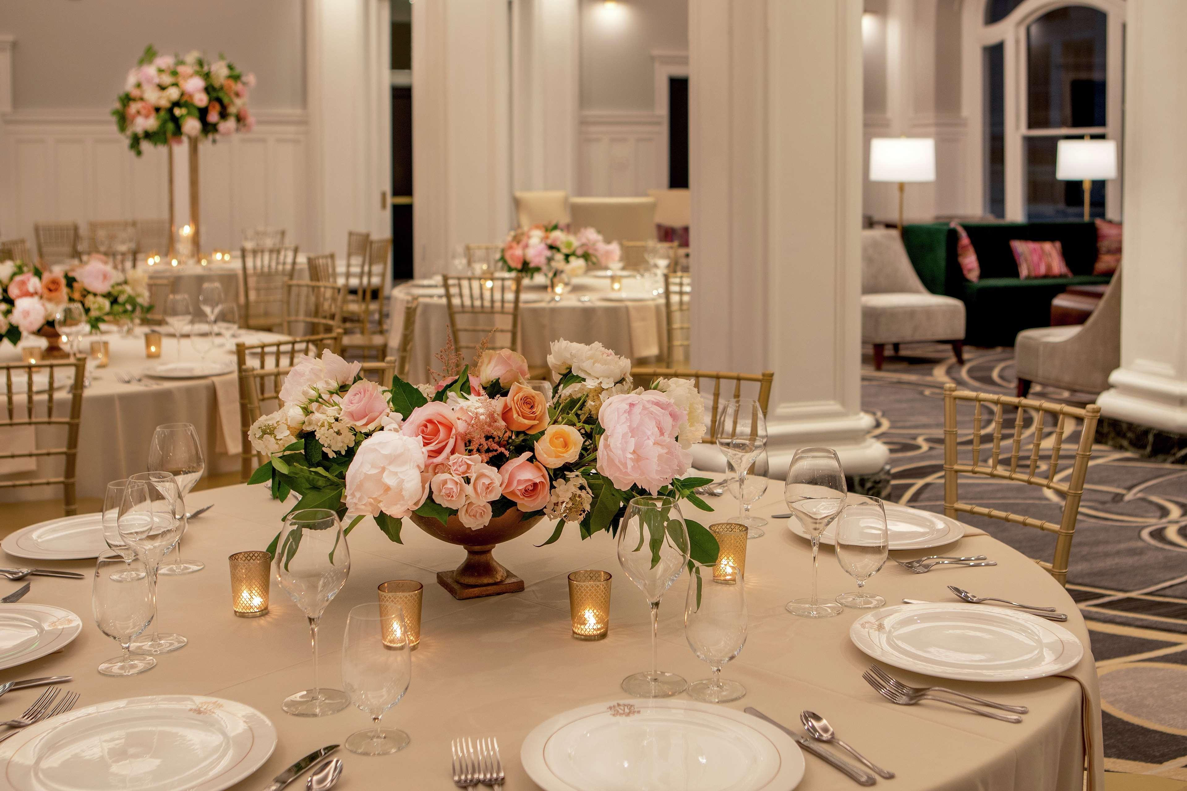 The Virginian Lynchburg, Curio Collection By Hilton Hotell Exteriör bild