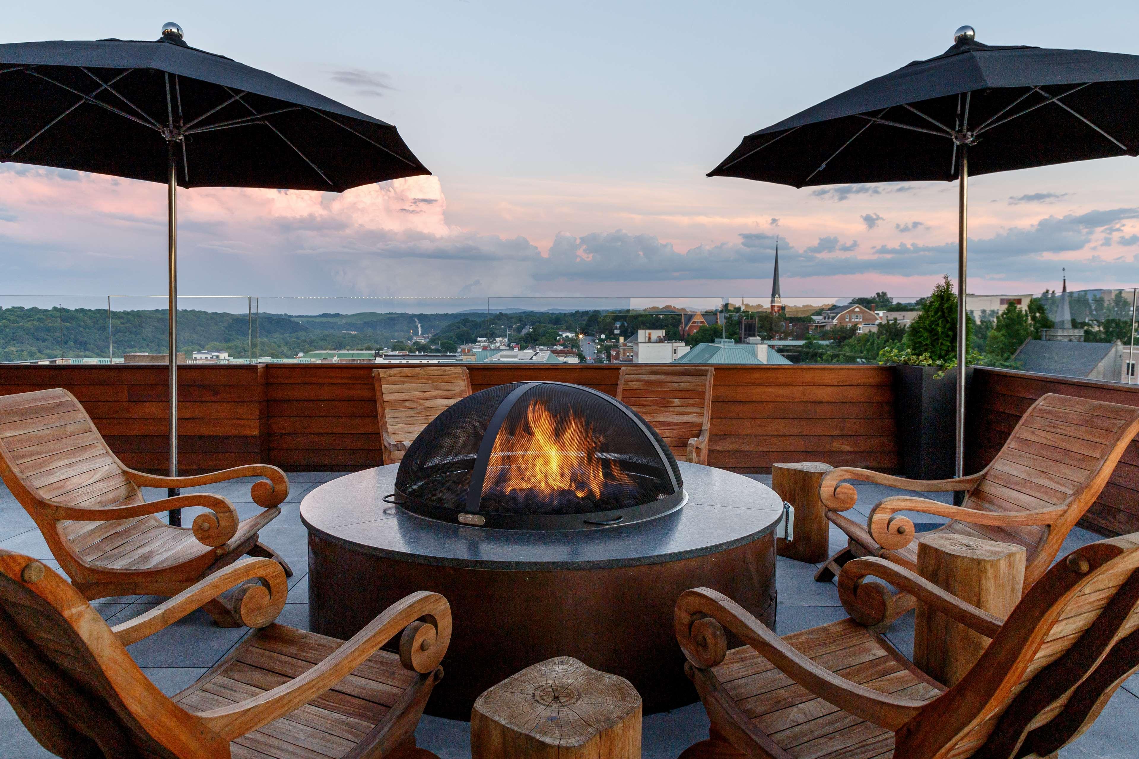The Virginian Lynchburg, Curio Collection By Hilton Hotell Exteriör bild