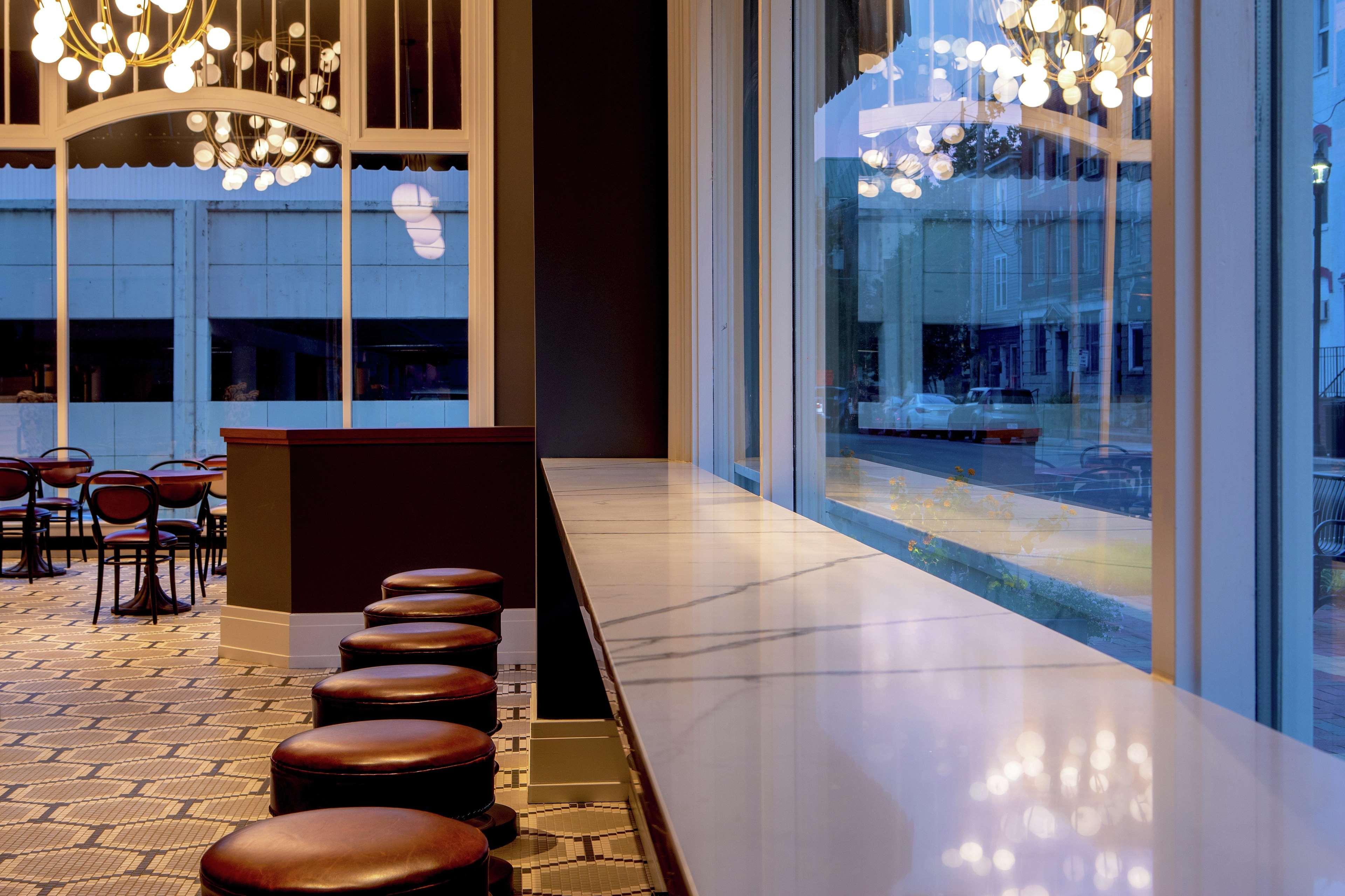 The Virginian Lynchburg, Curio Collection By Hilton Hotell Exteriör bild