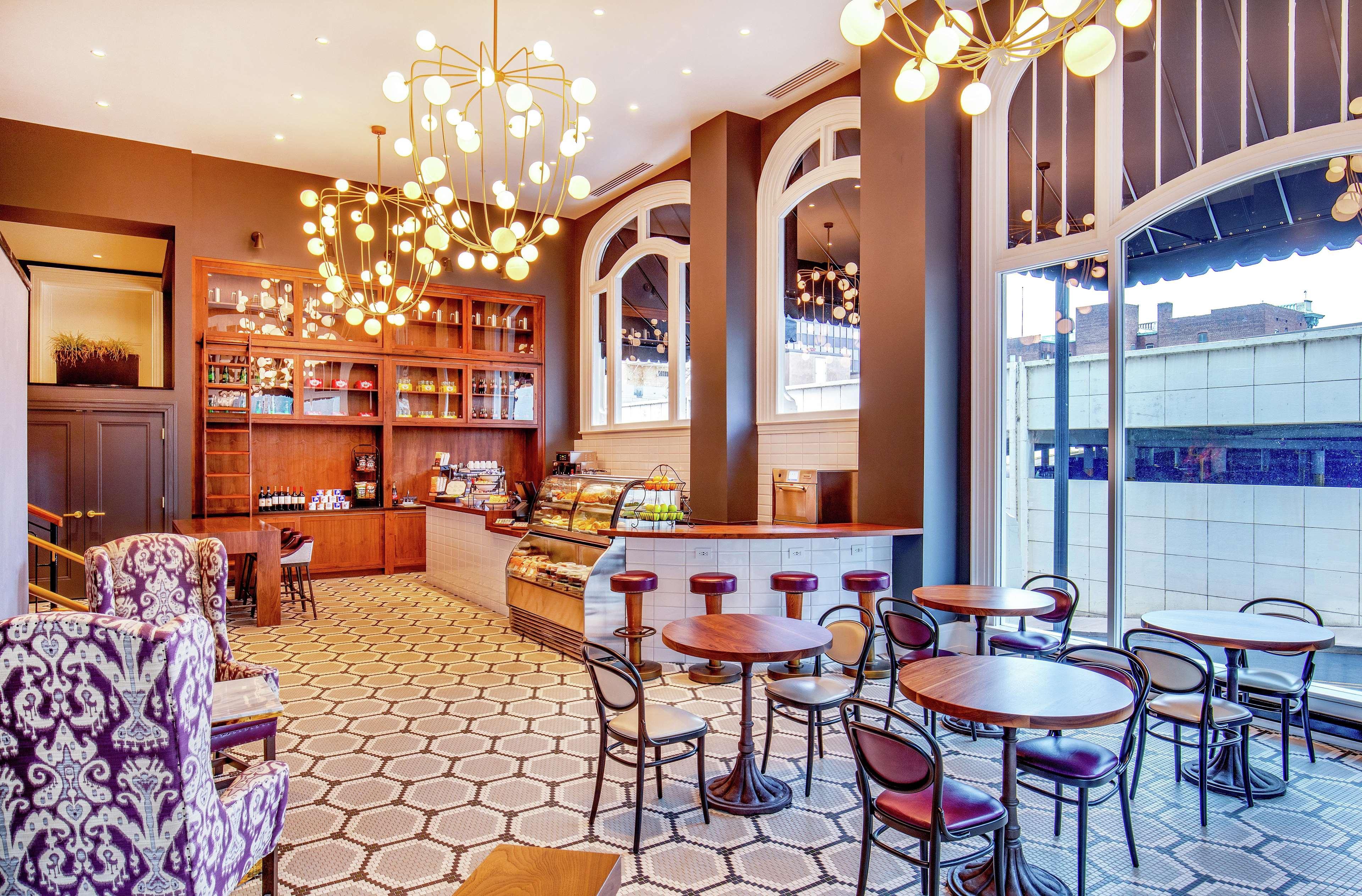 The Virginian Lynchburg, Curio Collection By Hilton Hotell Exteriör bild