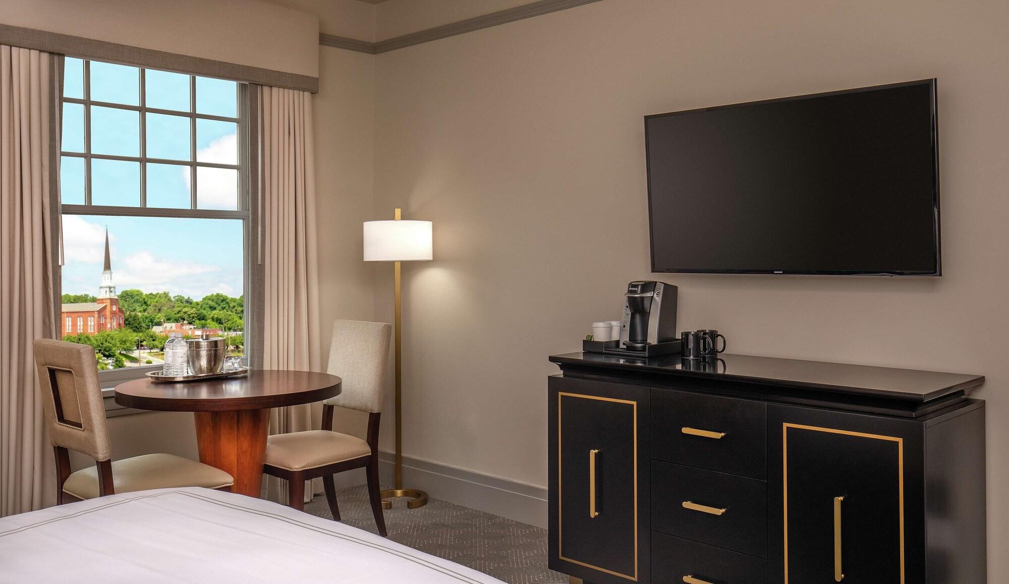 The Virginian Lynchburg, Curio Collection By Hilton Hotell Exteriör bild