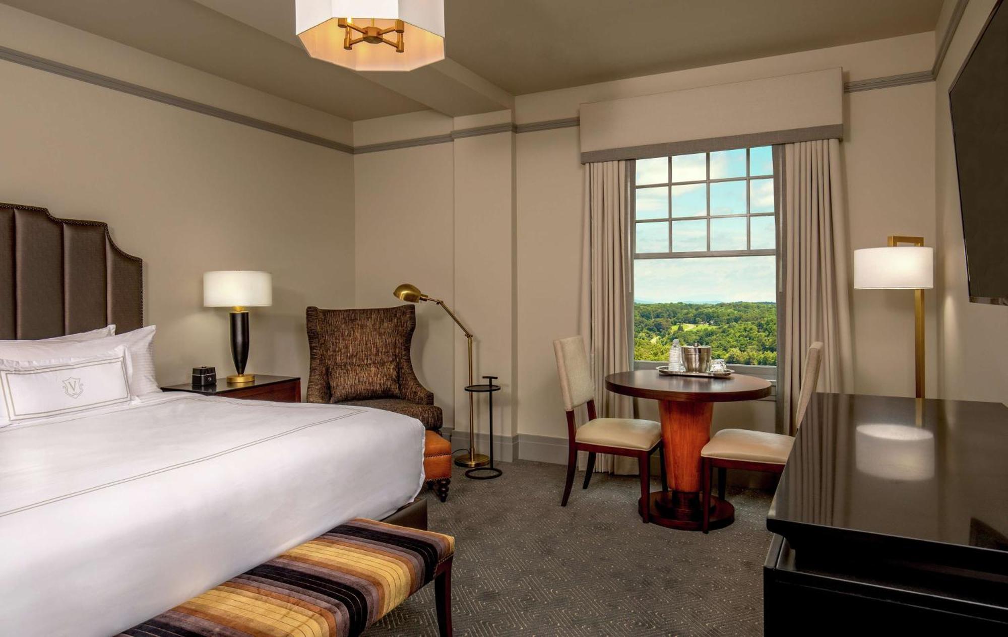 The Virginian Lynchburg, Curio Collection By Hilton Hotell Exteriör bild