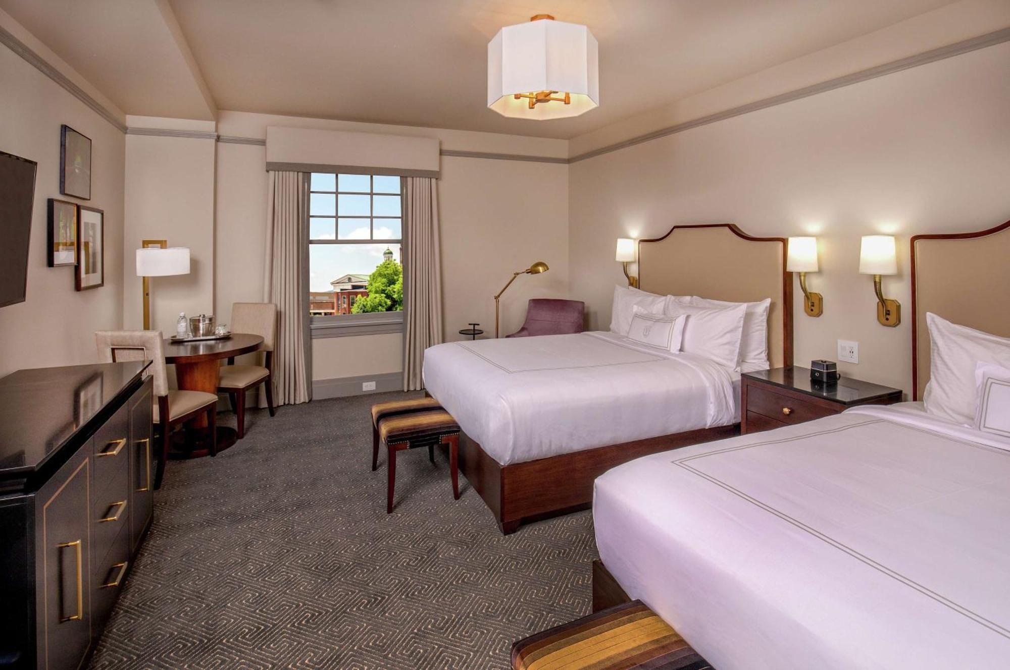 The Virginian Lynchburg, Curio Collection By Hilton Hotell Exteriör bild